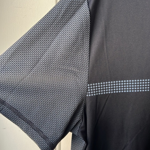 Greg Norman Athletic Tshirt - Picture 6 of 7